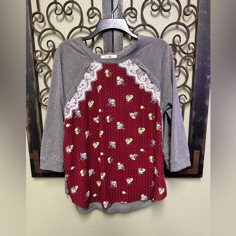 Wishful Park 3/4 sleeve lace detail grey/pink floral top